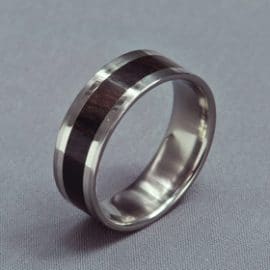 fehérarany karikagyűrű, ébenfa karikagyűrű, karikagyűrű, titán karikagyűrű, egyedi karikagyűrű, design karikagyűrű, különleges karikagyűrű, design jegygyűrű, különleges jegygyűrű