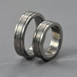 ezüst karikagyűrű, mozgó, forgó karikagyűrű, karikagyűrű, titán karikagyűrű, egyedi karikagyűrű, design karikagyűrű, különleges karikagyűrű, design jegygyűrű, különleges jegygyűrű