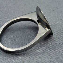 gyémánt, briliáns, anódizált titán, karikagyűrű, titán karikagyűrű, egyedi karikagyűrű, design karikagyűrű, különleges karikagyűrű, design jegygyűrű, különleges jegygyűrű